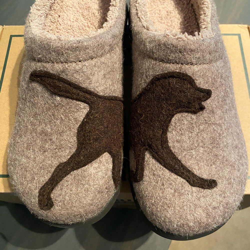 L.L. Bean Labrador Slippers! Size 7, *NWB